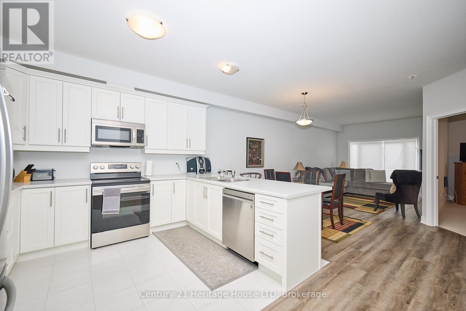 427 WILLIAMS CRESCENT