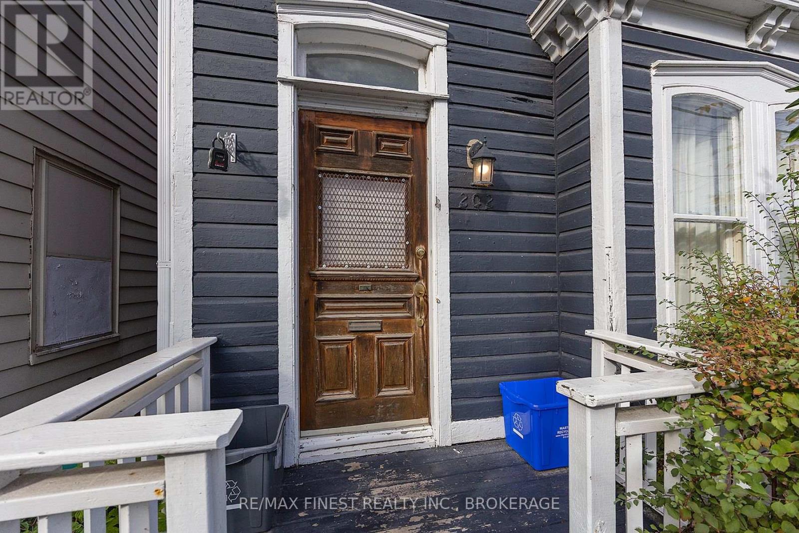 202 MONTREAL STREET