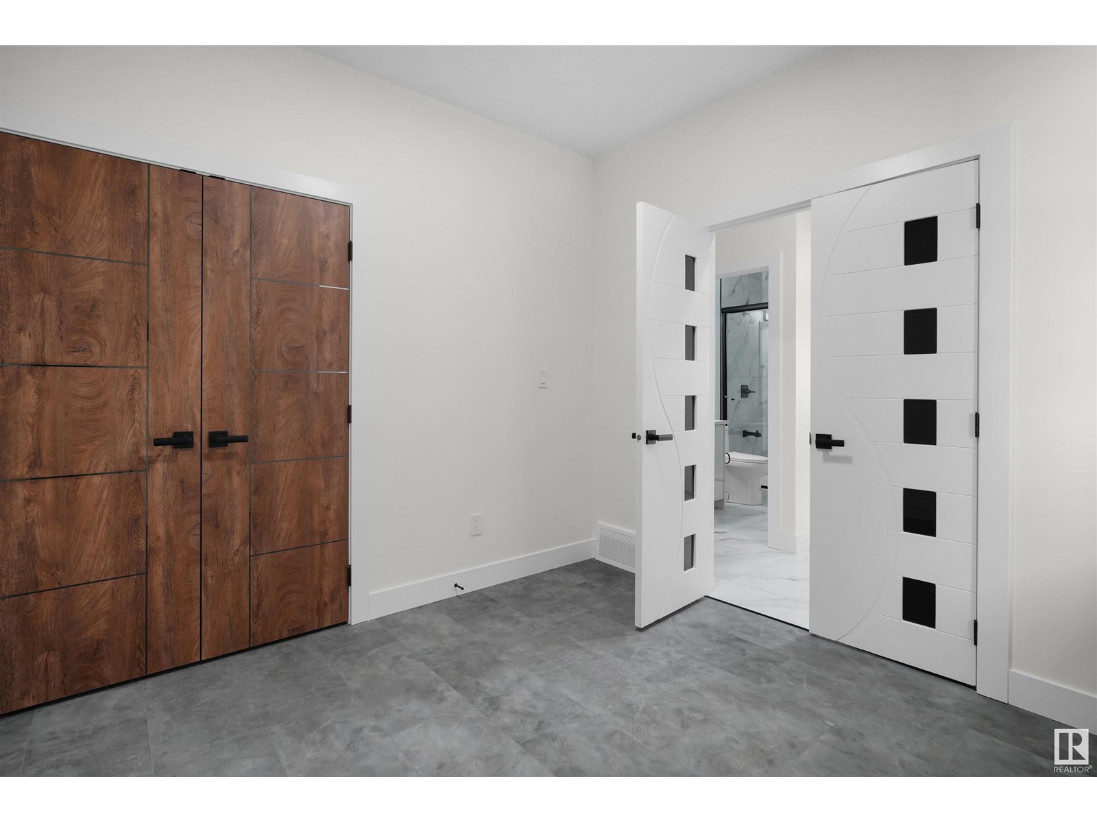 9308 183 AV NW