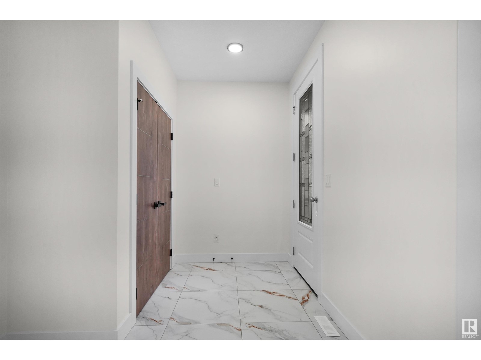 9308 183 AV NW