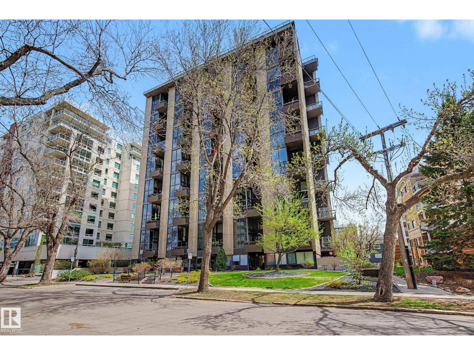 #1205 10045 118 ST NW
