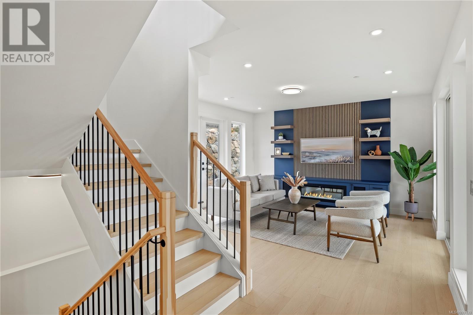 2306 Hudson Terr
