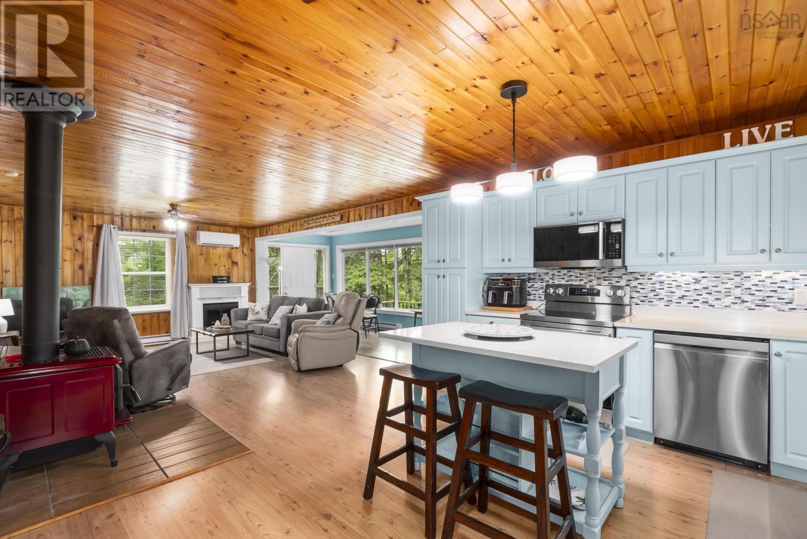 303 Hemlock Loop
