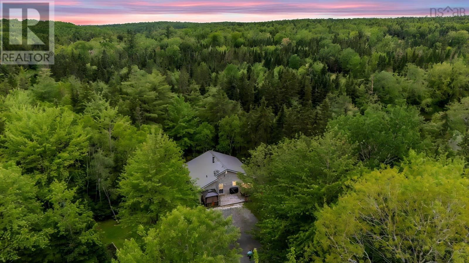 303 Hemlock Loop