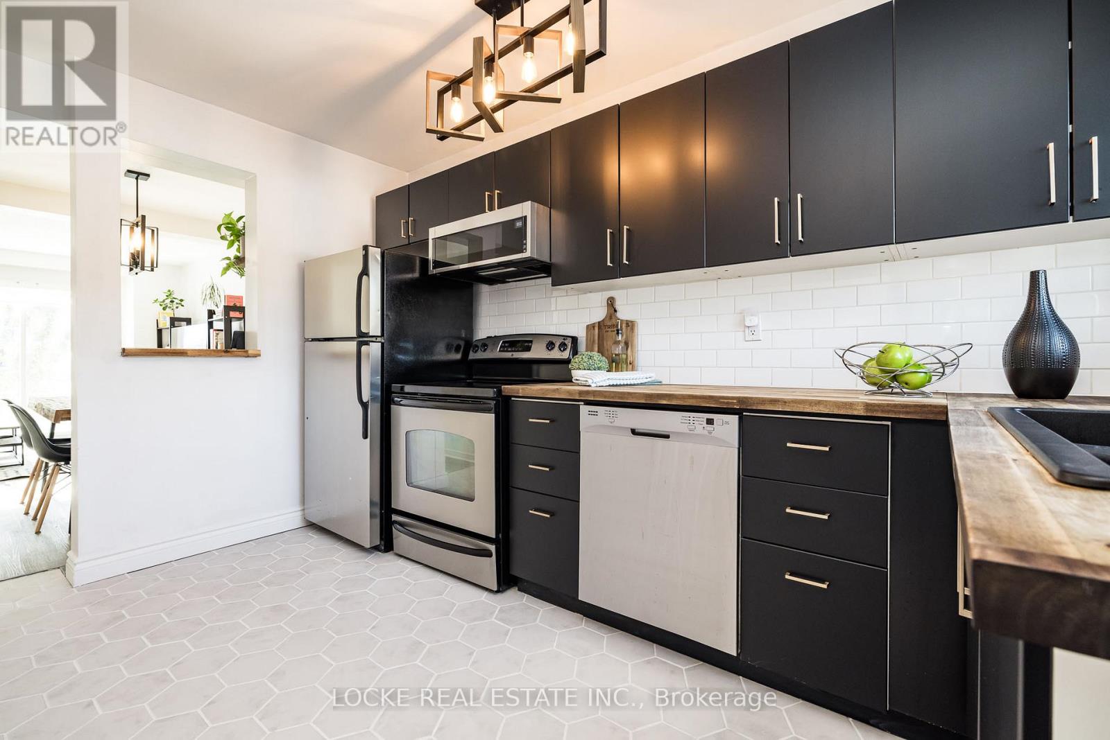 16 - 4036 EADY COURT