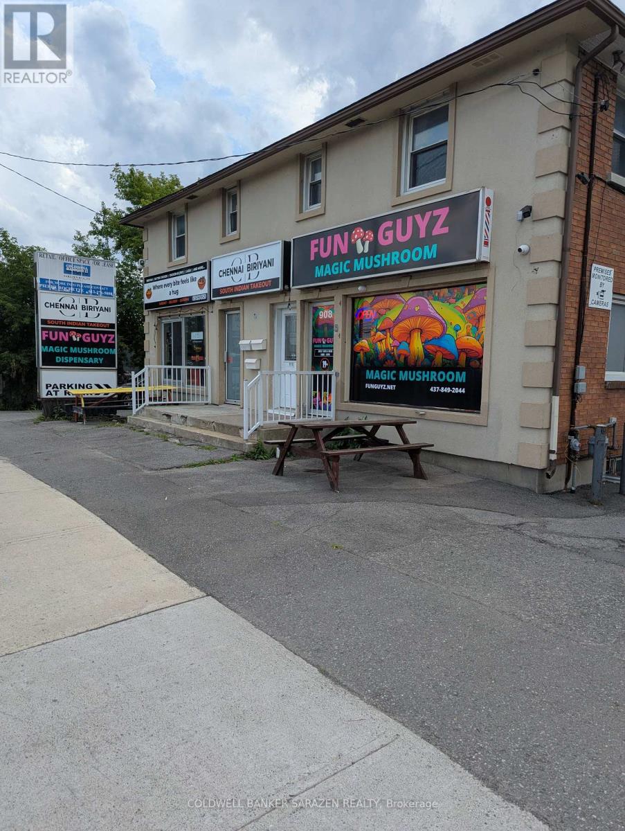 908 ST LAURENT BOULEVARD S
