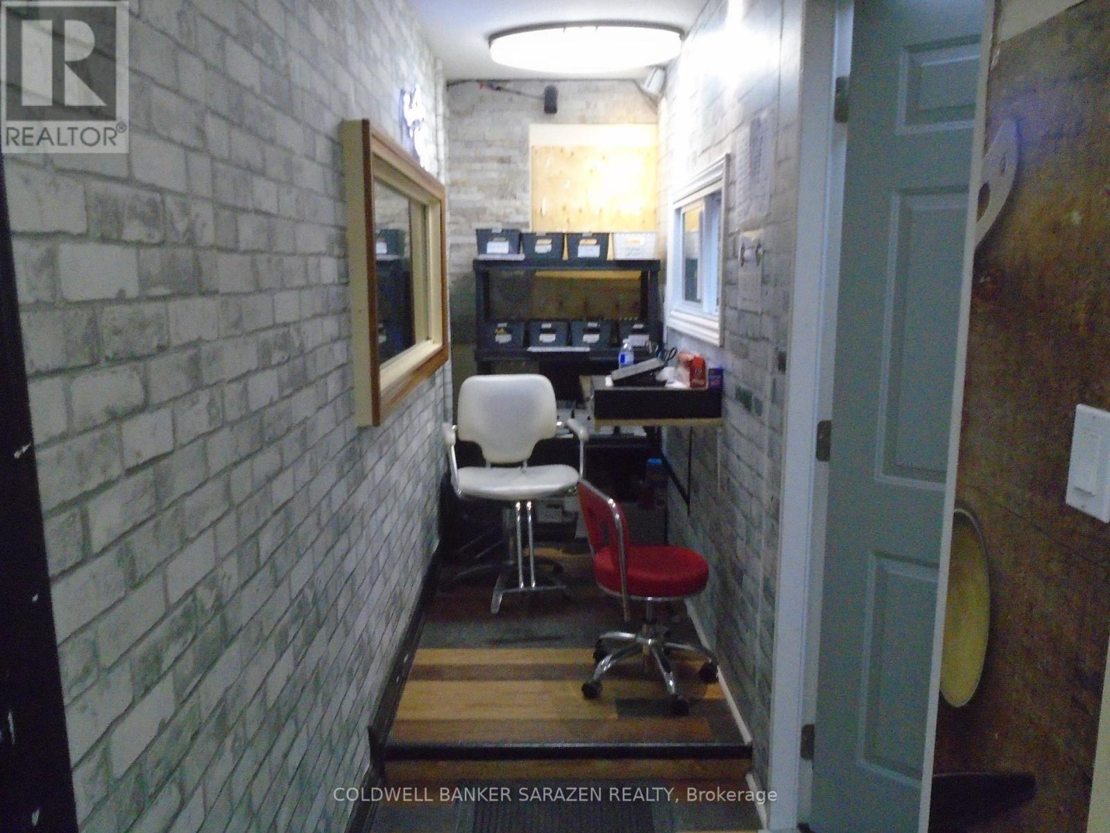 908 ST LAURENT BOULEVARD S