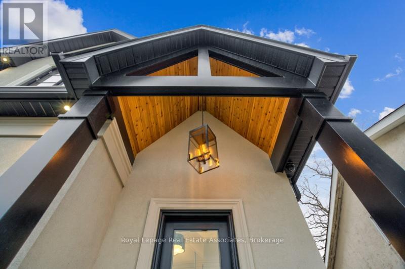 1042 MEREDITH AVENUE