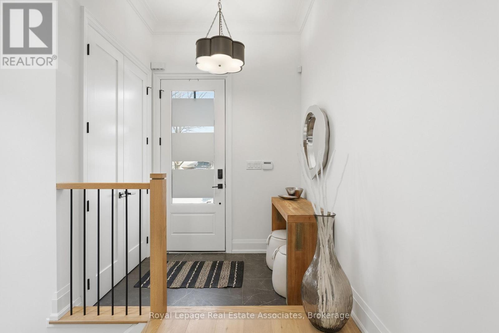 1042 MEREDITH AVENUE