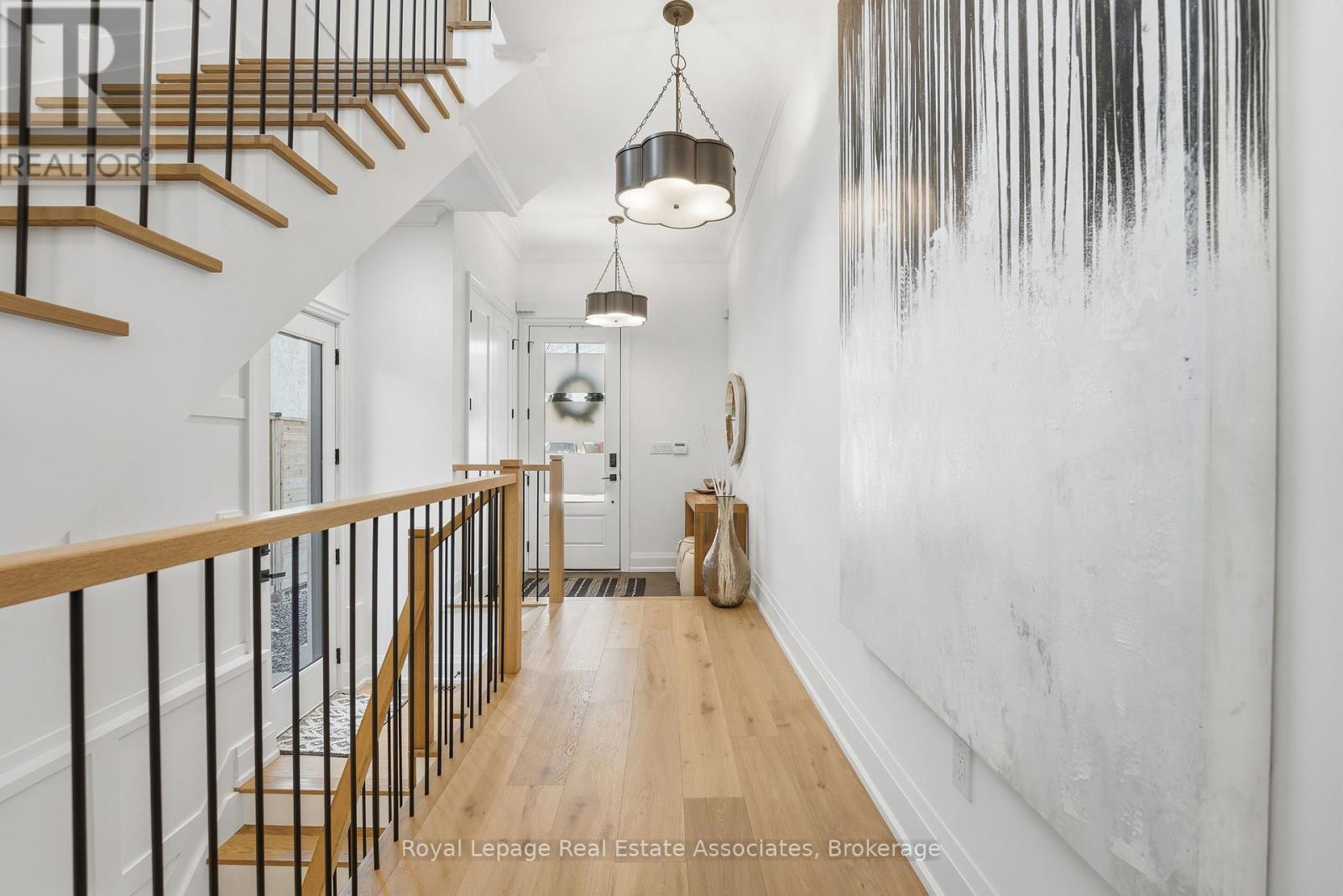 1042 MEREDITH AVENUE