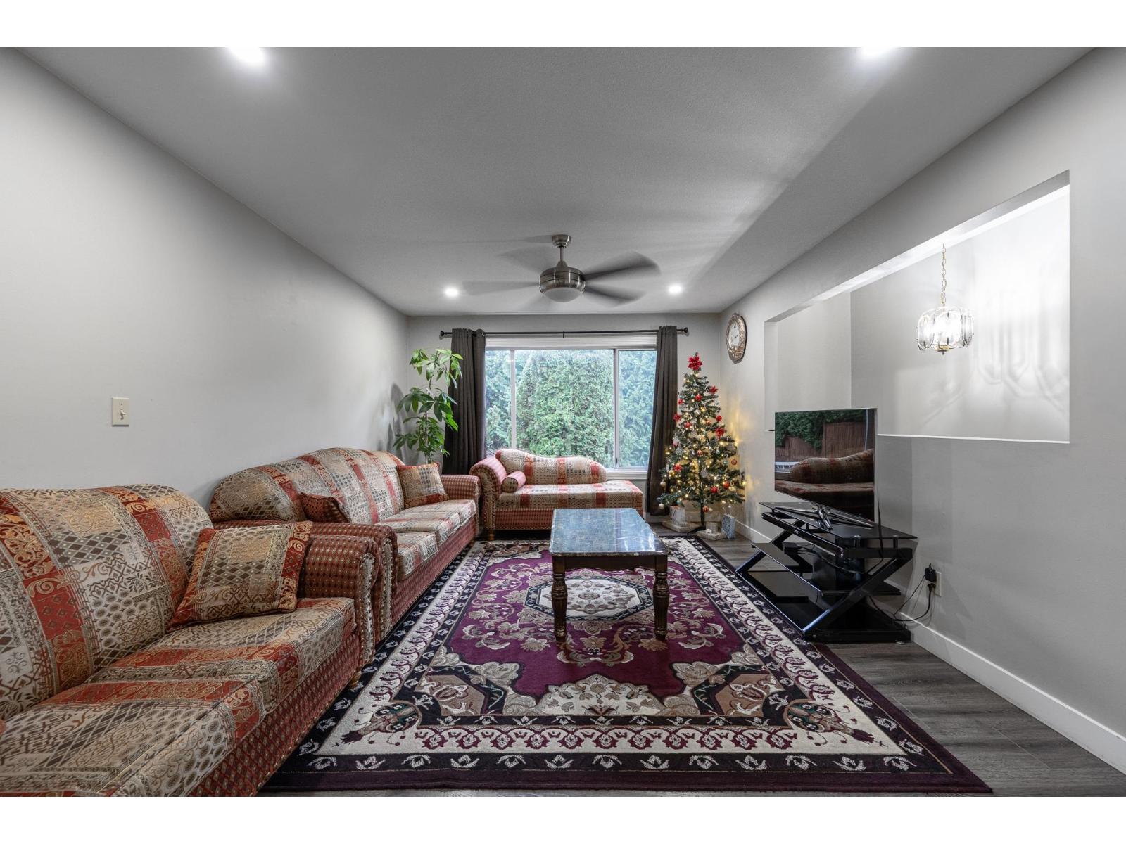 2582 MITCHELL STREET