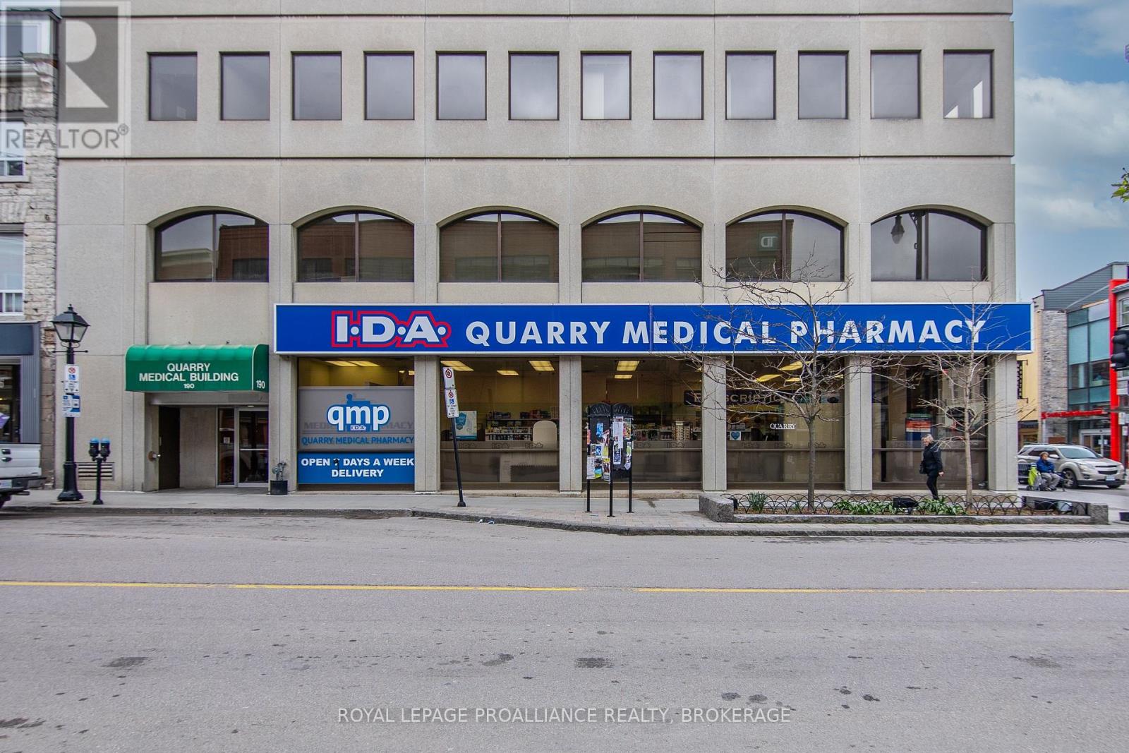 202 - 100 PRINCESS STREET