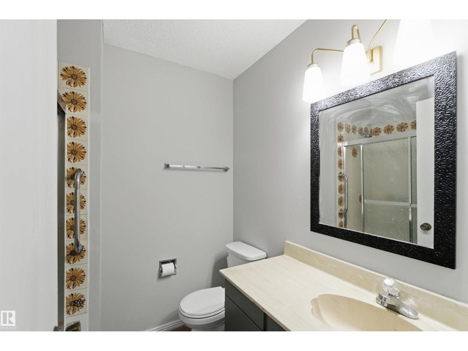 135 Humberstone RD NW