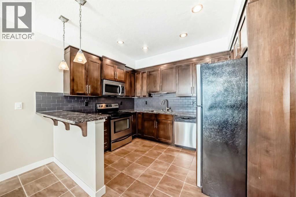 206, 1005B Westmount Drive