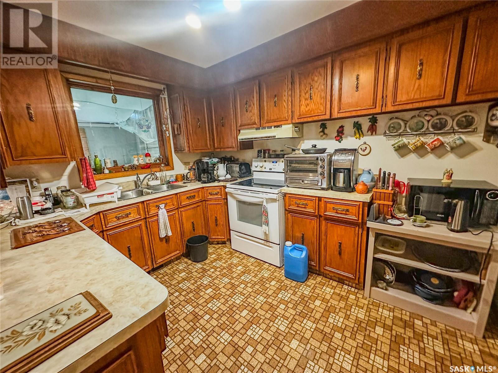 448 Westview CRESCENT