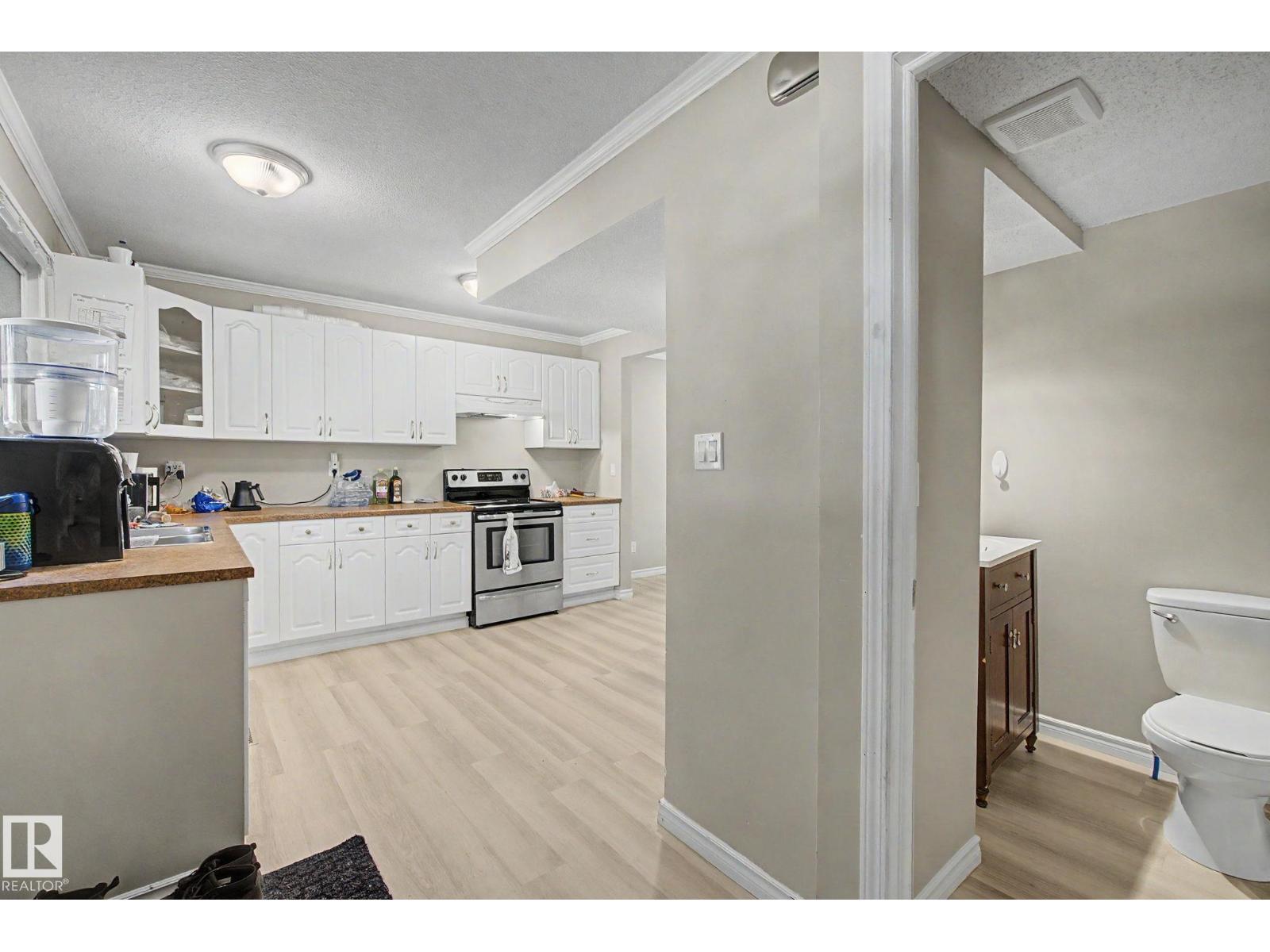 304 SPRUCE GL
