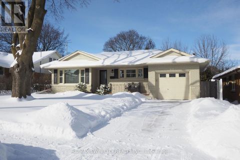 204 RODNEY STREET Waterloo ON N2J1G5