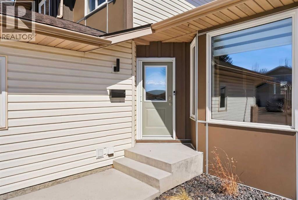 42 Sunvista Crescent SE