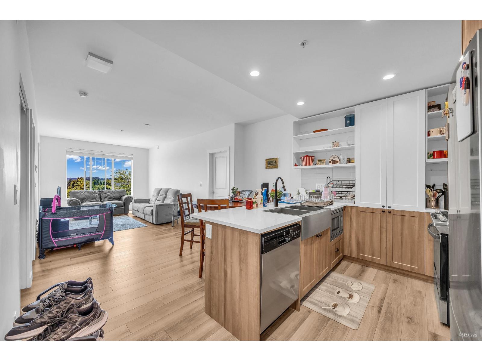 A303 20487 65 AVENUE