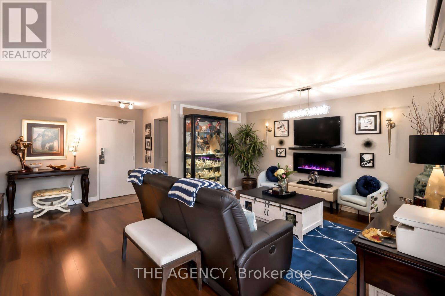 212 - 793 COLBORNE STREET
