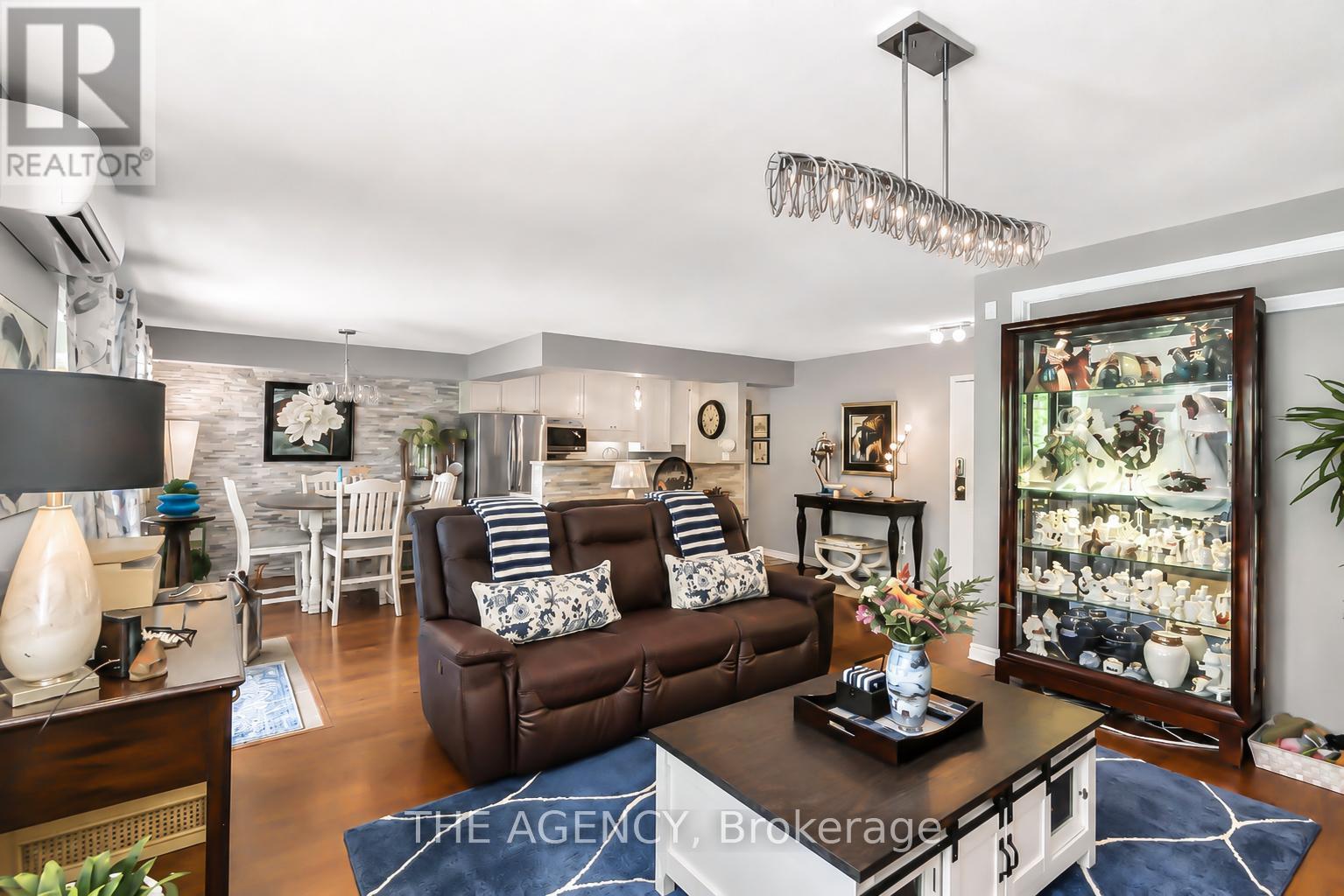 212 - 793 COLBORNE STREET