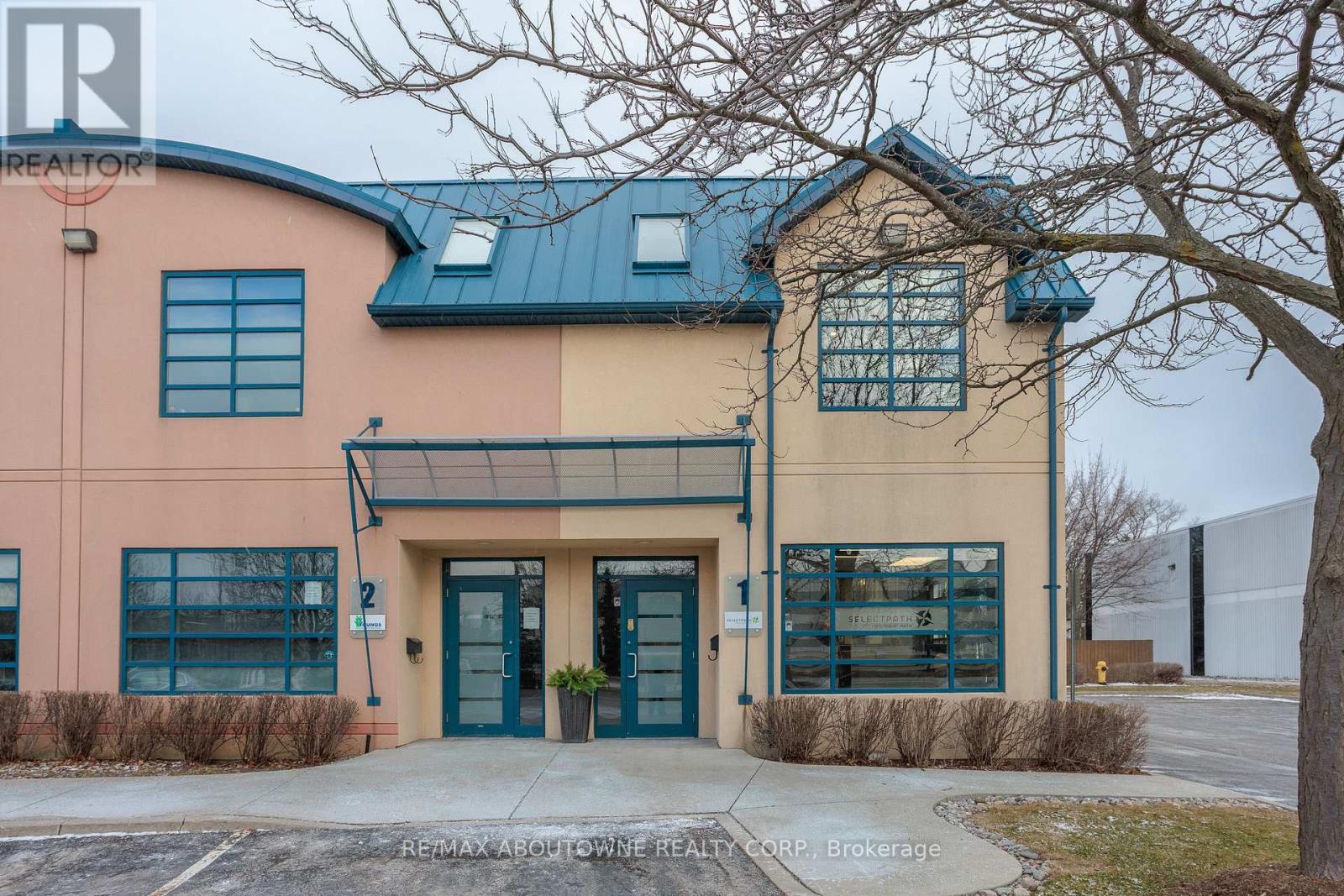 1 - 1464 CORNWALL ROAD