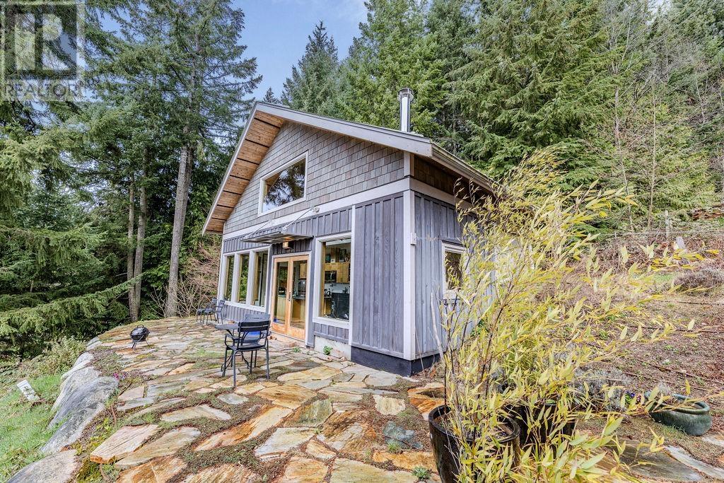 1572 MOUNTAIN ROAD