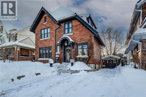 107 EARL Street Kitchener ON N2M2V8