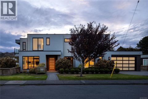 430 St. Patrick St Oak Bay BC V8S4X3