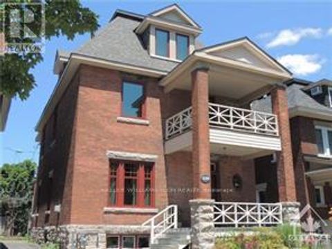 229 POWELL AVENUE Ottawa ON K1S2A4