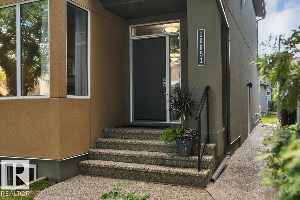 10951 81 AV NW