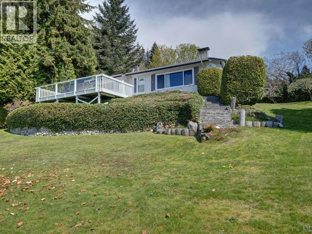 1708 OCEAN BEACH ESPLANADE