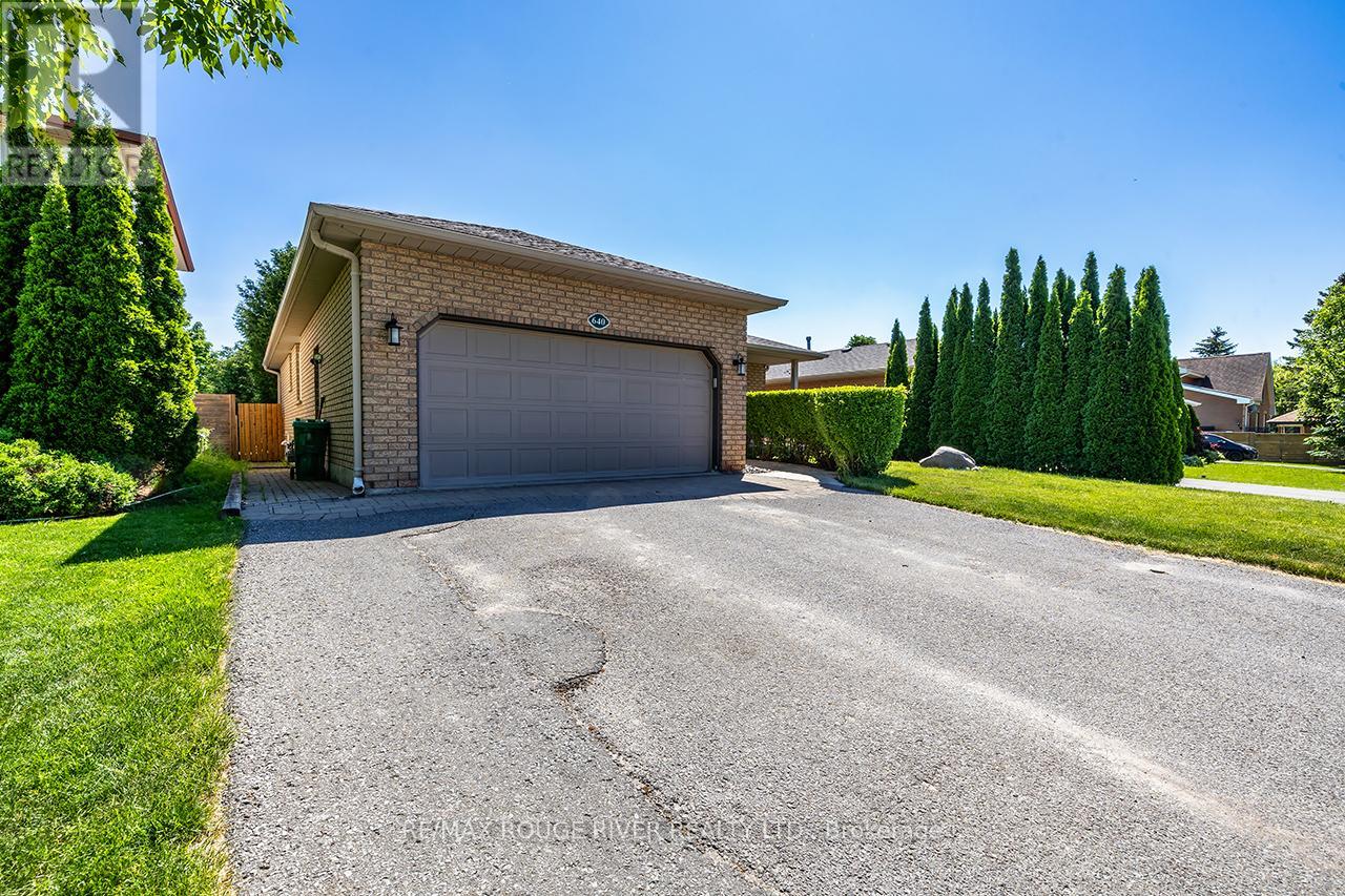 640 PINEWOOD DRIVE
