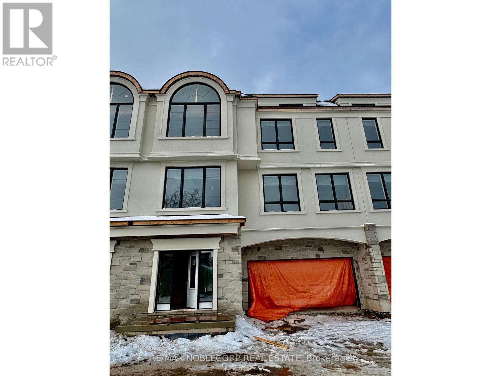 INSPIRATION POINT, TH#7 - 15 LAKE STREET