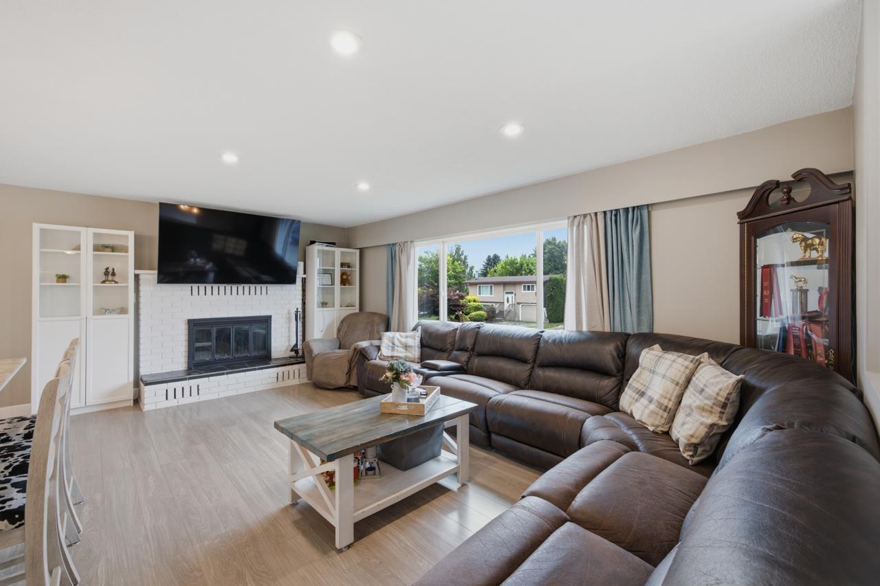 8762 CORNWALL CRESCENT|Chilliwack Proper South