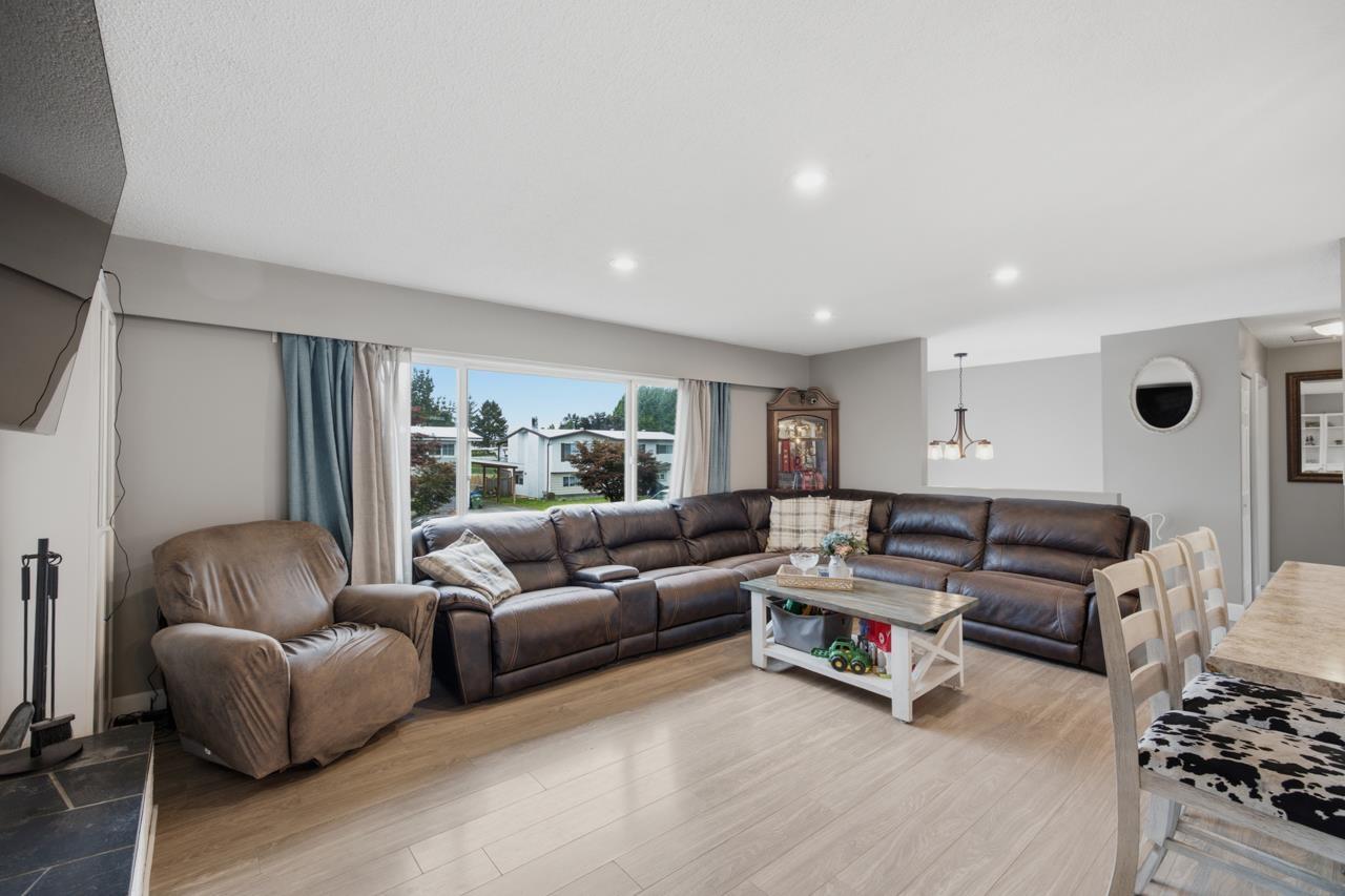 8762 CORNWALL CRESCENT|Chilliwack Proper South