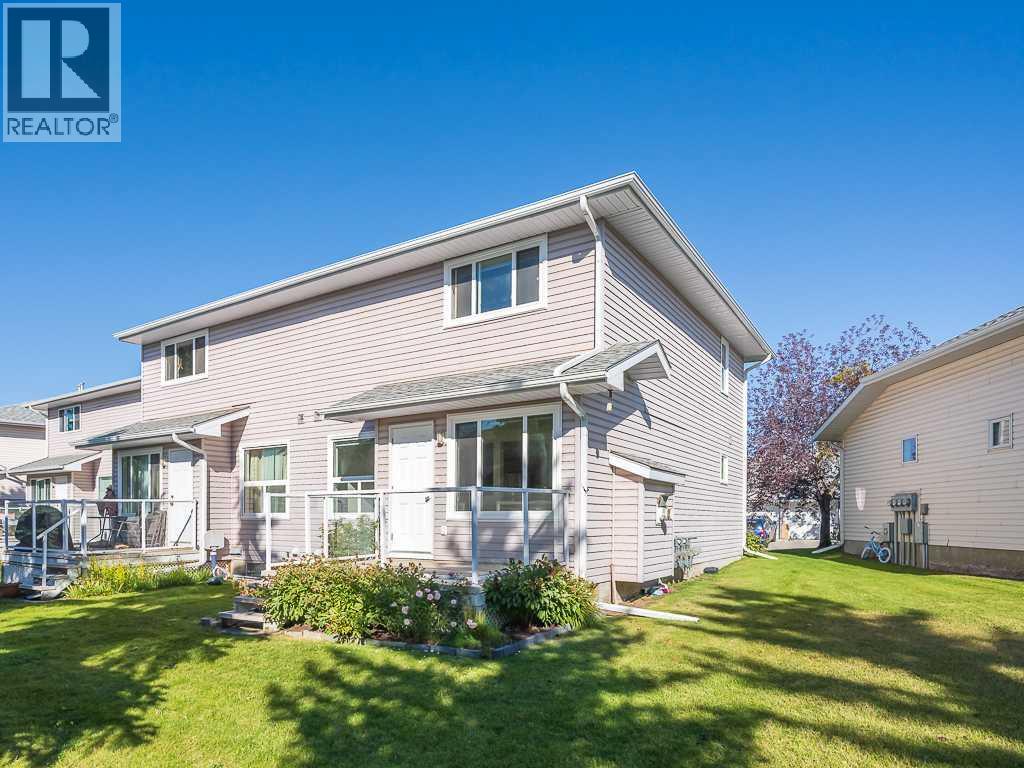 100 Catalina Circle NE