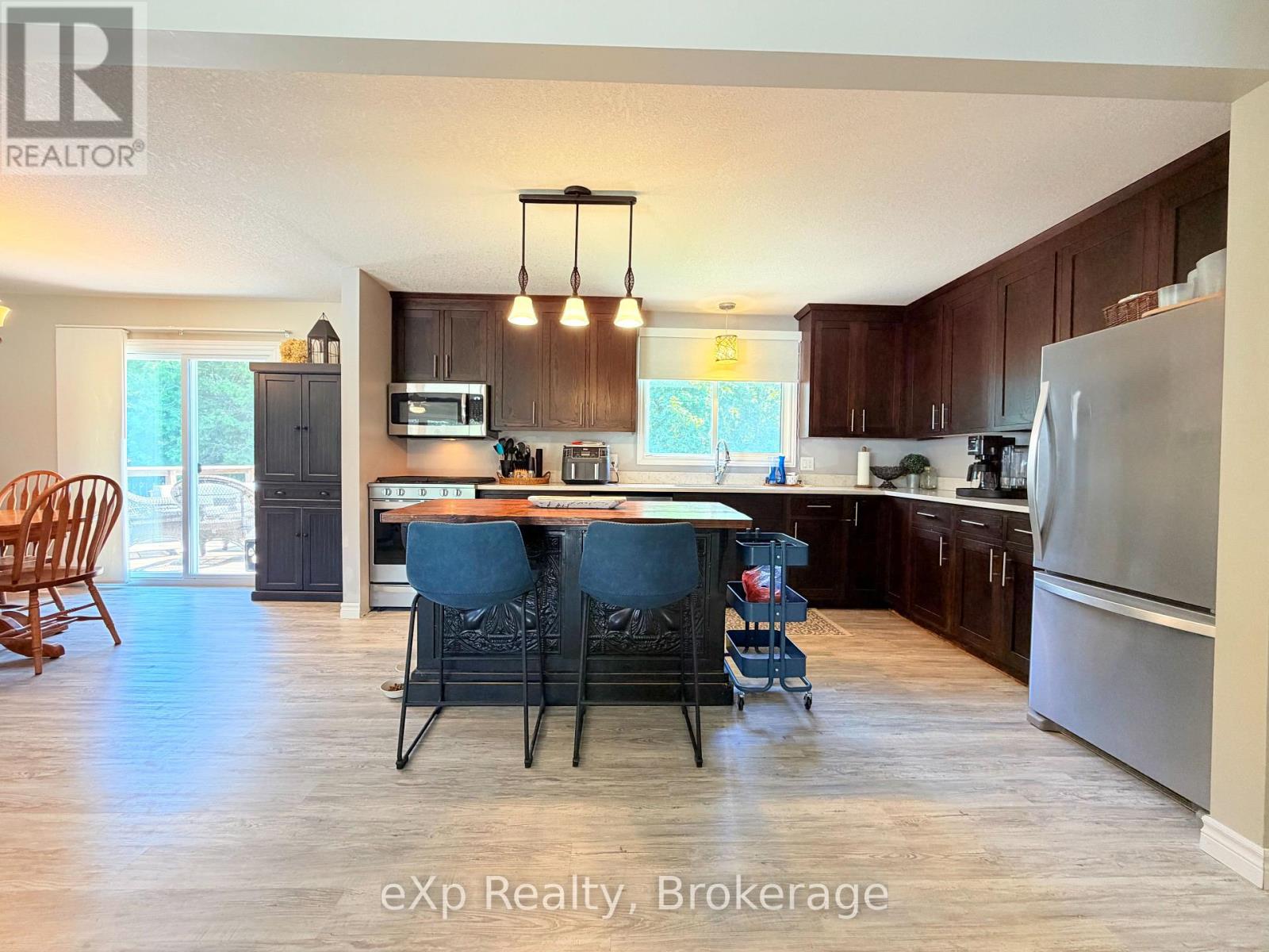 160 WESTFALL CRESCENT