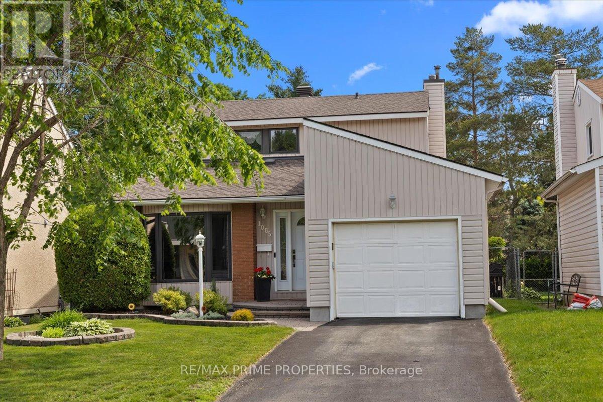 Photo 1 of 49 — 1085 CHATEAU CRESCENT, Ottawa, ON K1C2C9
