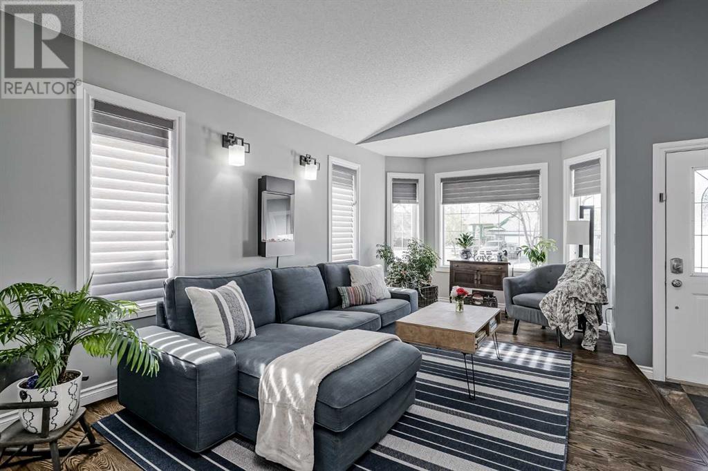 111 West Lakeview Circle