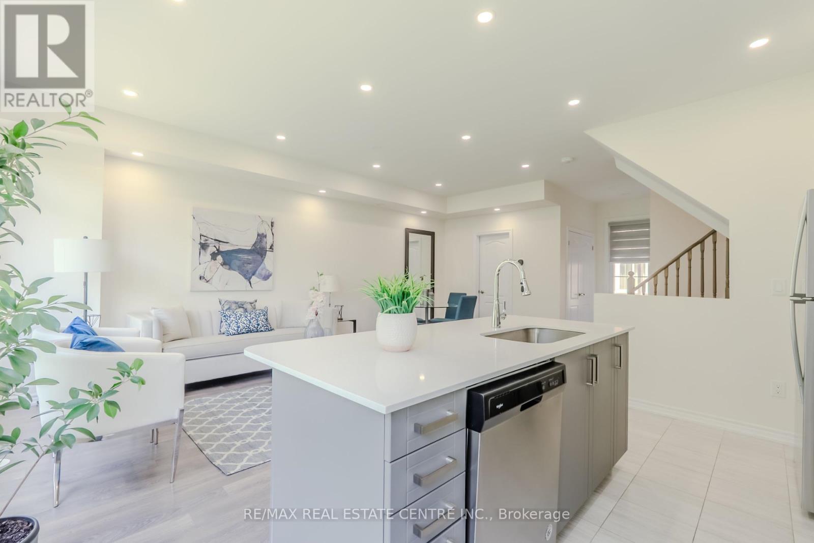 42 - 181 PARKTREE DRIVE