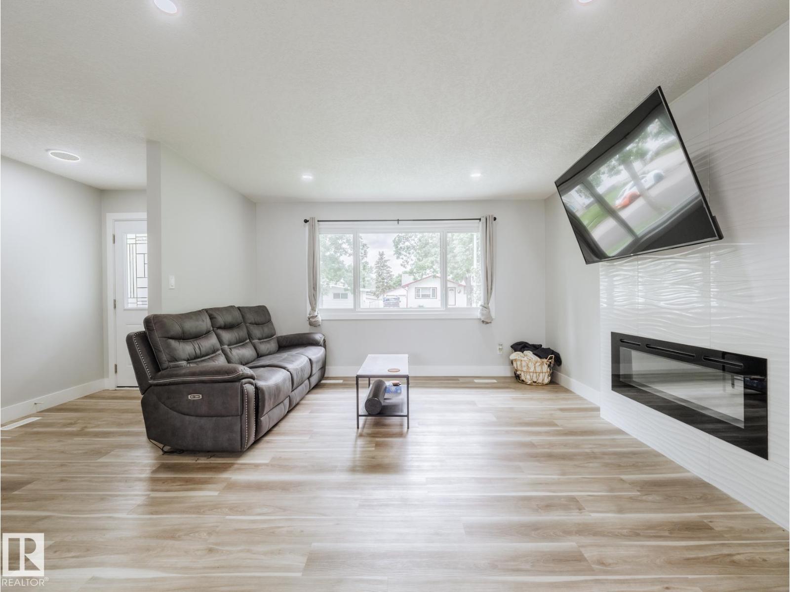 15011 59 ST NW