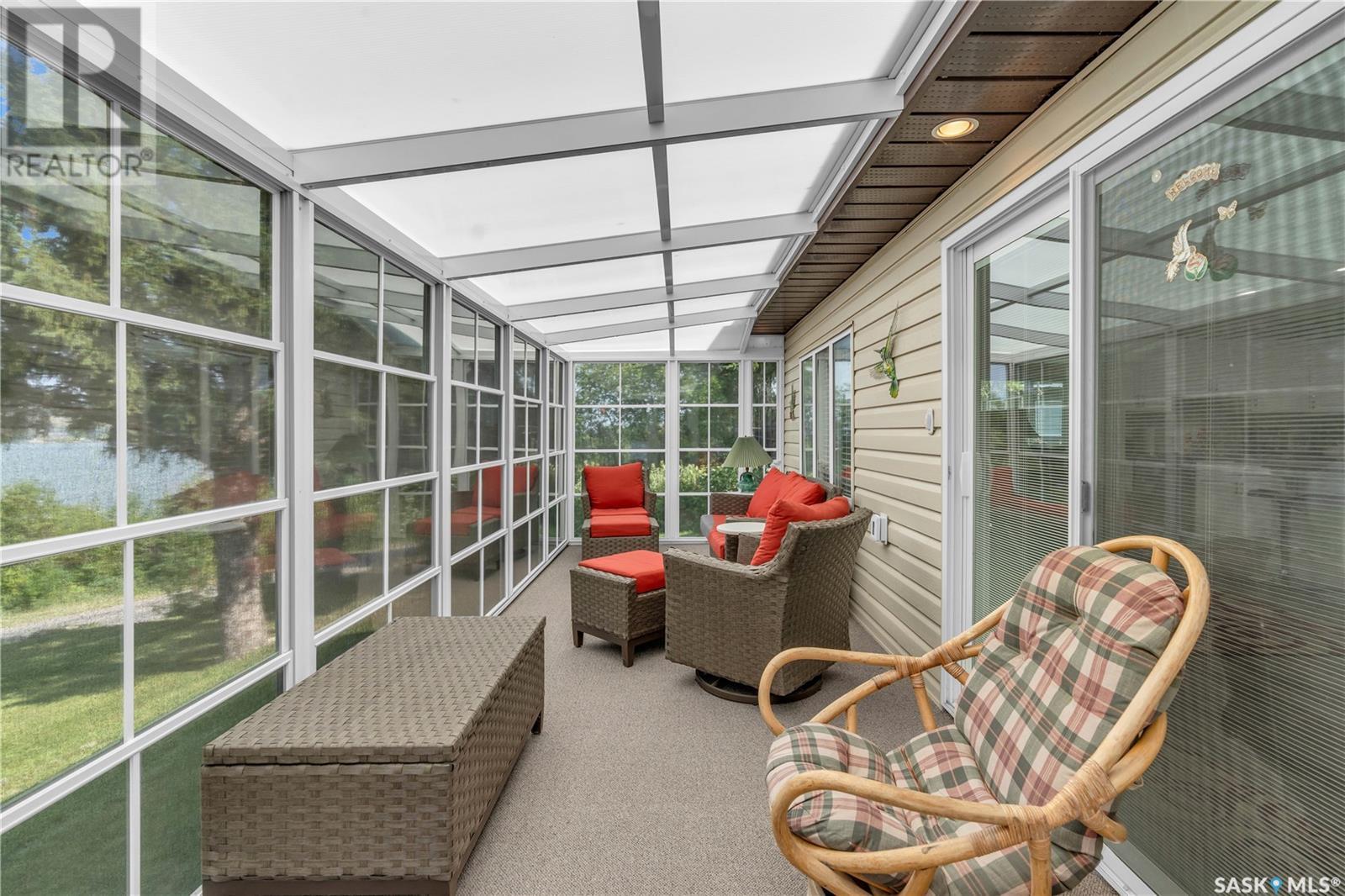 775 Lakeside DRIVE