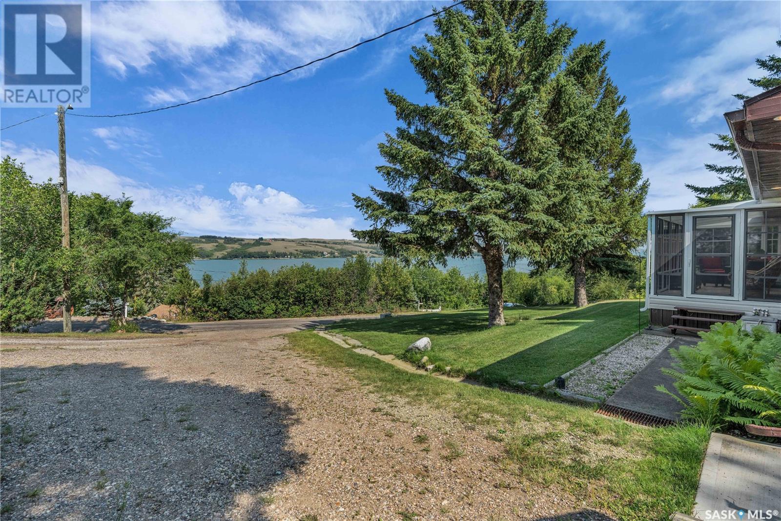 775 Lakeside DRIVE