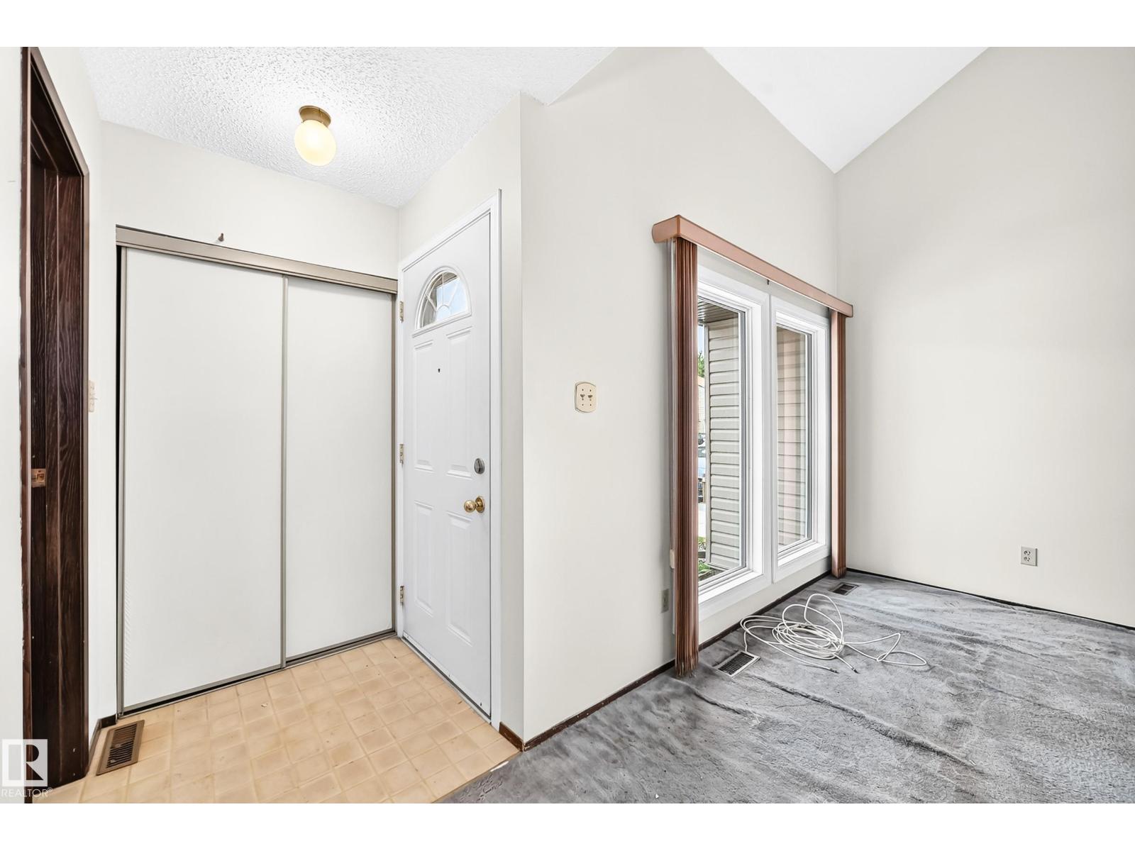 #38 2020 105 ST NW