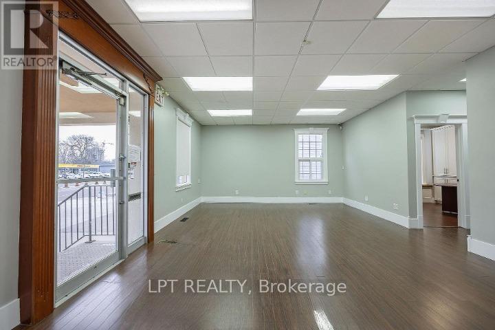 215 WELLINGTON STREET