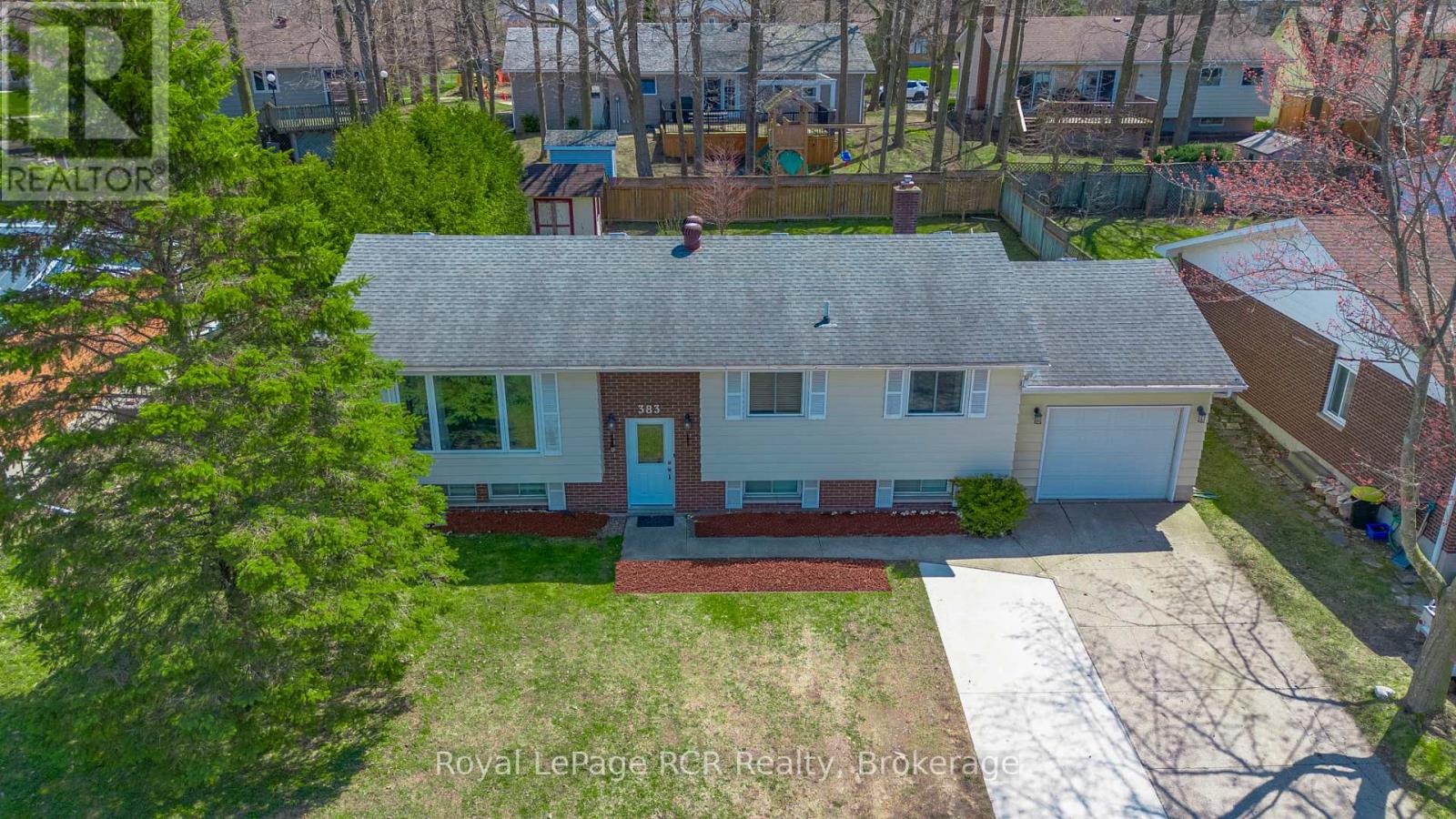 383 WELLINGTON STREET