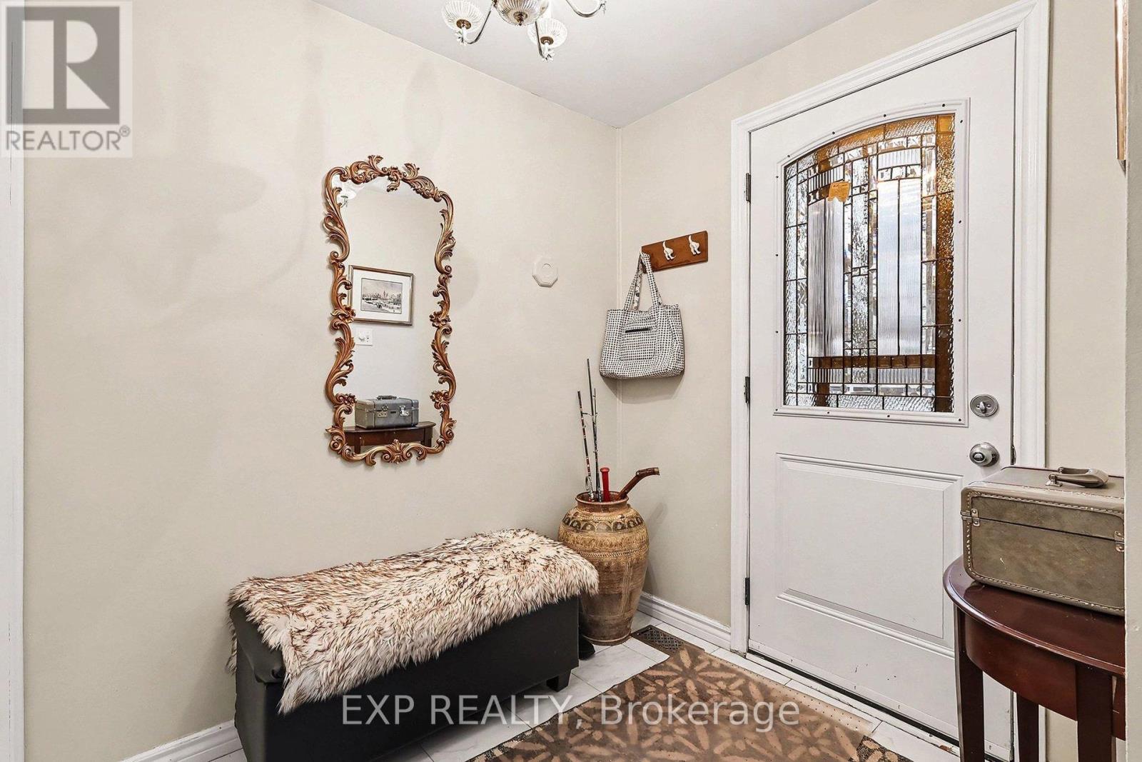 15 WEDGEWOOD CRESCENT