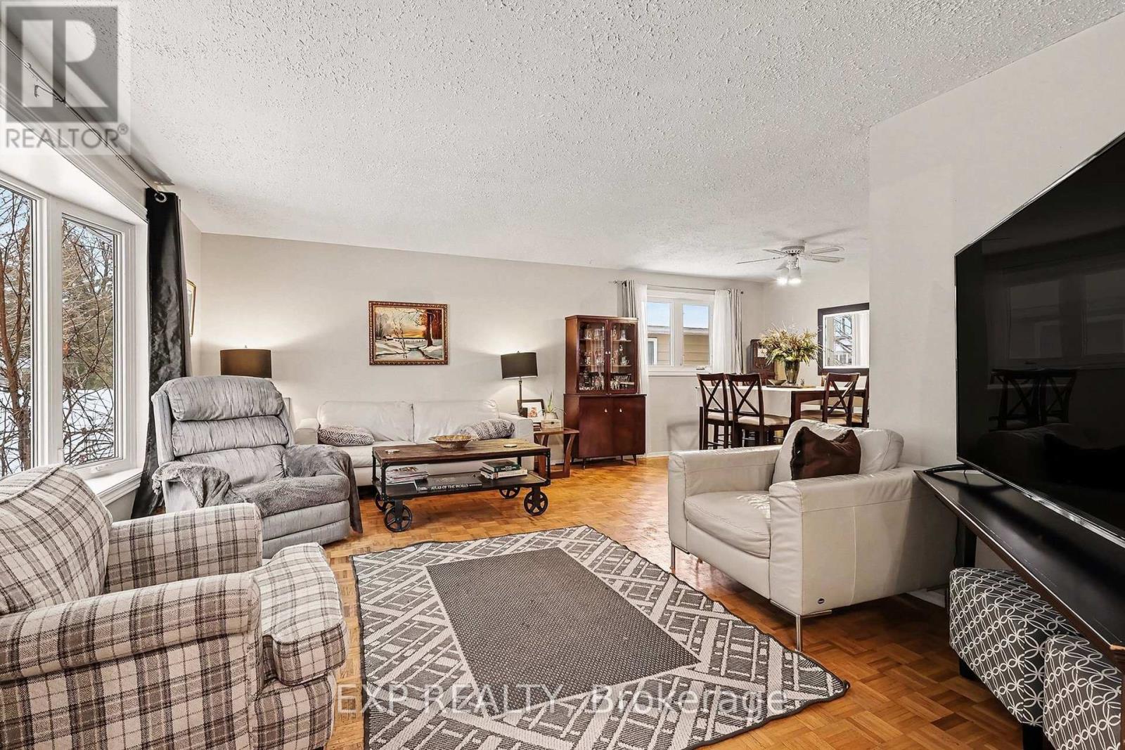 15 WEDGEWOOD CRESCENT