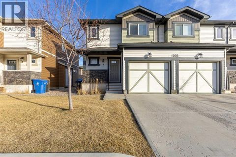 4, 1202 Keystone Road W Lethbridge AB T1J5H6